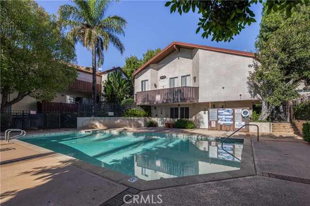 Detail Gallery Image 21 of 25 For 14960 Victory Bld #102,  Van Nuys,  CA 91411 - 2 Beds | 2 Baths