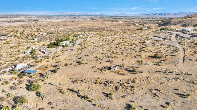 Detail Gallery Image 5 of 11 For 20828 Riverview Rd, Apple Valley,  CA 92308 - – Beds | – Baths