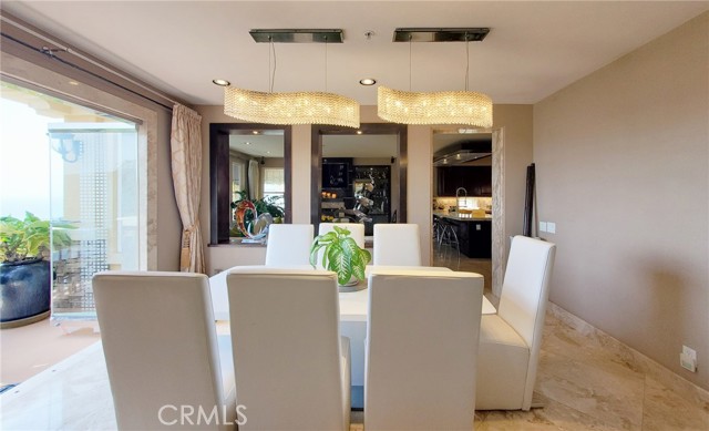 34 Sunset Cove, Newport Coast CA: https://media.crmls.org/medias/4e57b5fa-7e98-4e25-8c30-1a40c33e2b3d.jpg
