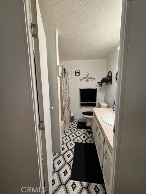 Detail Gallery Image 10 of 15 For 15940 Stoddard Wells Rd #65,  Victorville,  CA 92395 - 2 Beds | 2 Baths