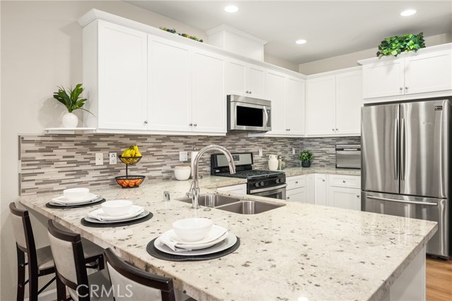 Detail Gallery Image 16 of 65 For 803 El Paseo, Lake Forest,  CA 92610 - 3 Beds | 2/1 Baths