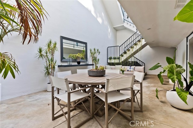 Detail Gallery Image 10 of 25 For 8374 Yucca Trl, Los Angeles,  CA 90046 - 4 Beds | 3/1 Baths