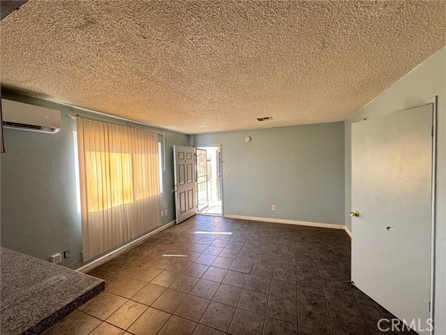 707 Sterling Road, Bakersfield CA: https://media.crmls.org/medias/4e592555-9e13-45e1-8940-901a36cc20d7.jpg