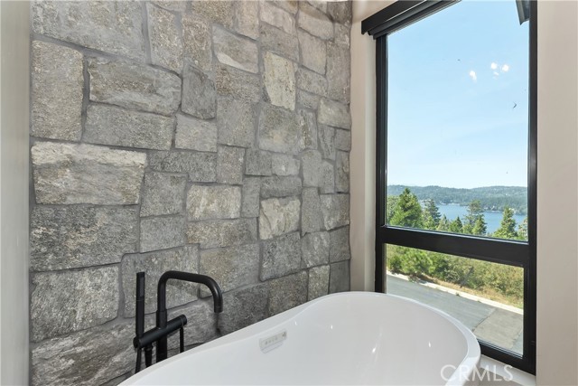 Detail Gallery Image 31 of 57 For 176 Mill Pond, Lake Arrowhead,  CA 92352 - 3 Beds | 2/1 Baths