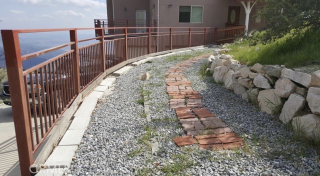 30539 Holly Drive, Running Springs, CA 92382