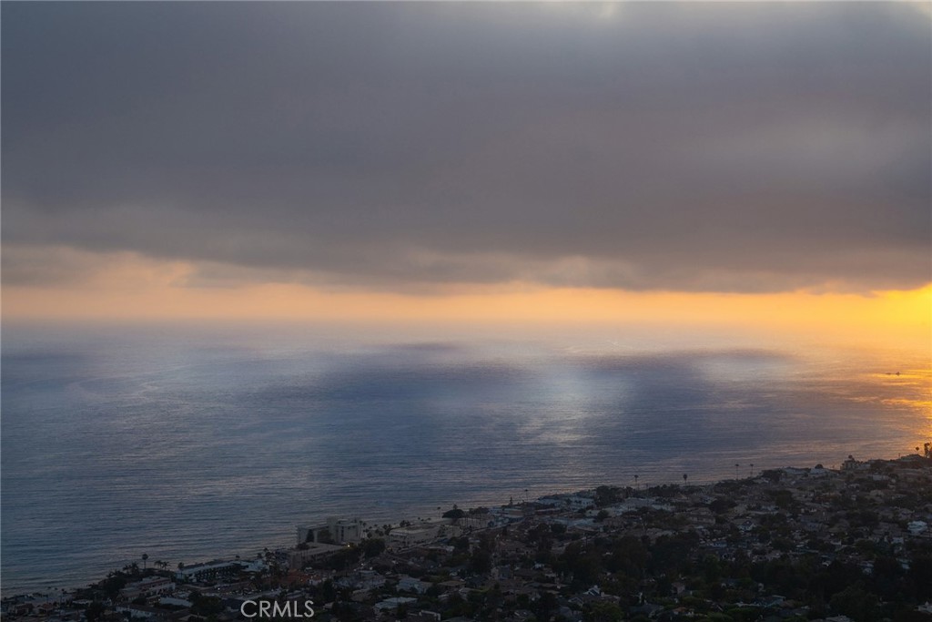 https://media.crmls.org/medias/4e5bf533-239e-4234-a44e-073b99c59b1e.jpg?preset=X-Large