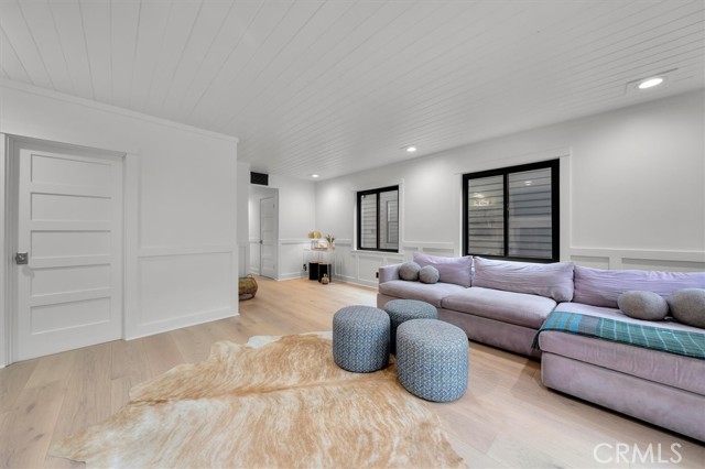 1012 10th Street, Manhattan Beach CA: https://media.crmls.org/medias/4e5c0dfb-dcae-4c00-8609-4df908aea529.jpg