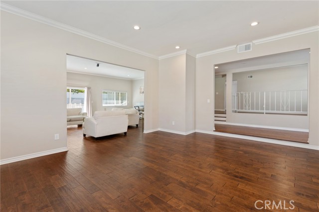 Detail Gallery Image 13 of 29 For 12724 Byron Ave, Granada Hills,  CA 91344 - 4 Beds | 2 Baths