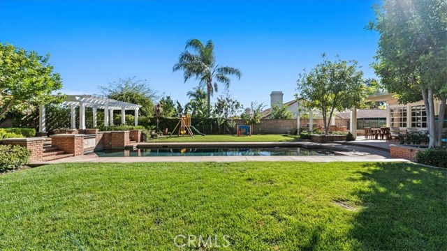 Image 46 of 62 For 2162 Euclid Avenue