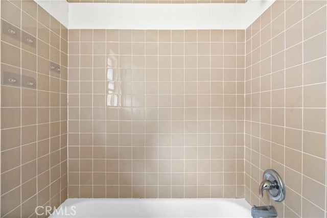 Detail Gallery Image 20 of 29 For 41855 Borealis Dr, Temecula,  CA 92592 - 4 Beds | 2/1 Baths