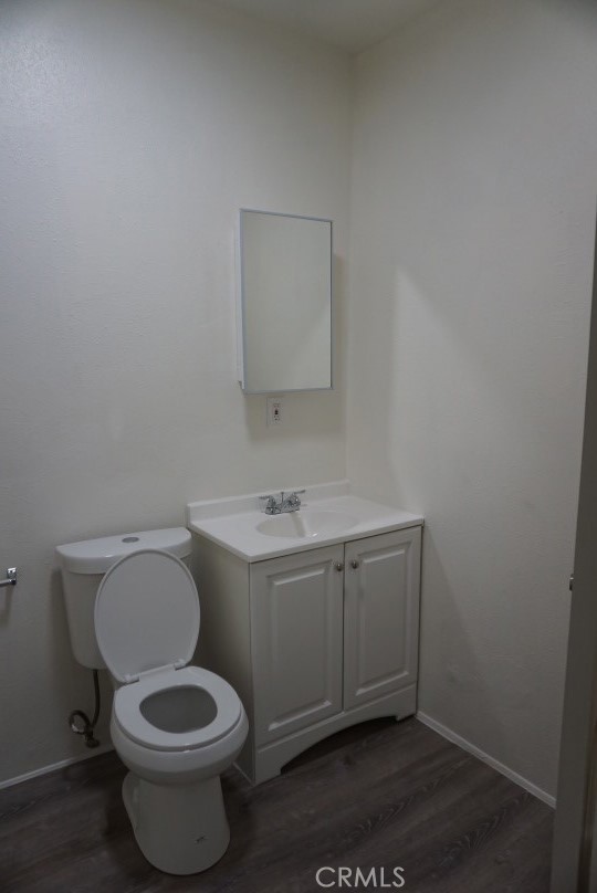 Detail Gallery Image 11 of 13 For 825 W 40th Pl,, Los Angeles,  CA 90037 - 3 Beds | 1 Baths