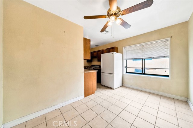 Detail Gallery Image 10 of 33 For 8241 Elmont Ave, Pico Rivera,  CA 90660 - 4 Beds | 1/1 Baths