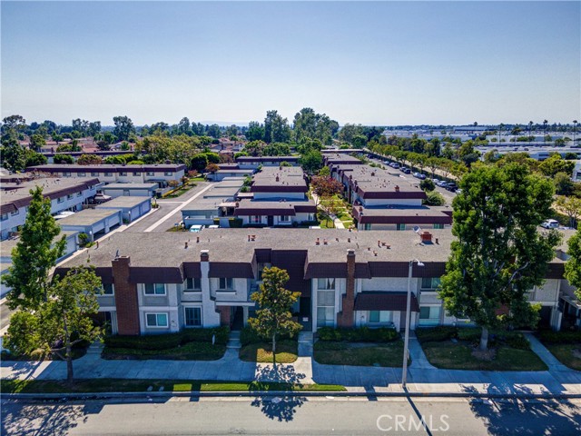 11263 Knott Avenue, Cypress CA: https://media.crmls.org/medias/4e60bb33-e860-4ff8-99f1-cfcf636eaa3d.jpg