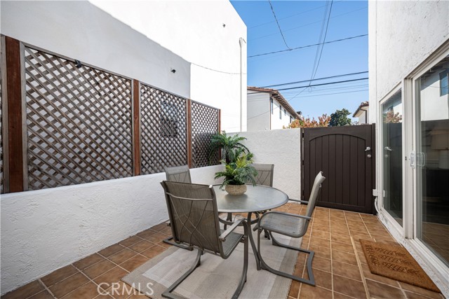 Detail Gallery Image 25 of 46 For 108 Roycroft Ave, Long Beach,  CA 90803 - 4 Beds | 3/1 Baths