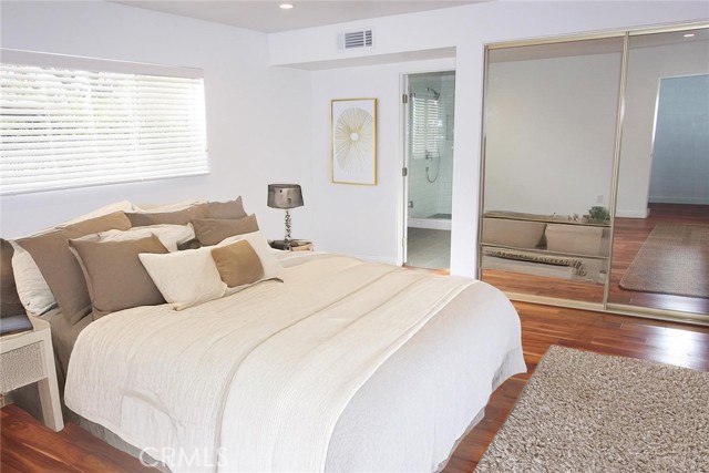 Detail Gallery Image 9 of 25 For 19756 Collier St, Woodland Hills,  CA 91364 - 4 Beds | 2/1 Baths