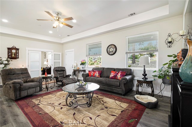 Detail Gallery Image 6 of 44 For 6399 Shade Tree Ln, Paradise,  CA 95969 - 3 Beds | 2 Baths