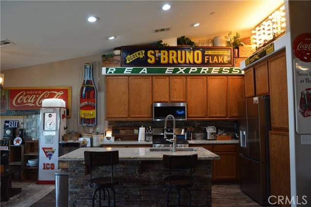 Detail Gallery Image 9 of 42 For 17648 Park Plaza Ct, Victorville,  CA 92395 - 4 Beds | 2 Baths