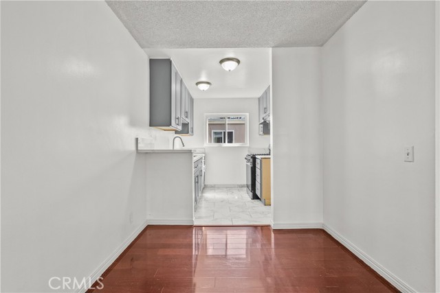 Detail Gallery Image 12 of 26 For 7137 Coldwater Canyon Ave #10,  North Hollywood,  CA 91605 - 2 Beds | 1 Baths