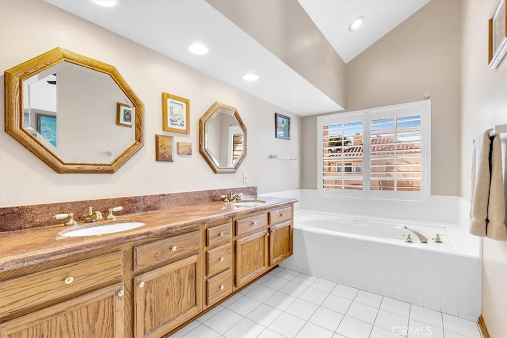 4e643004 D605 4ce5 95c0 C15477a890a6