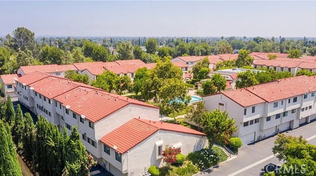 Detail Gallery Image 50 of 52 For 18146 Oxnard #48,  Tarzana,  CA 91356 - 3 Beds | 2/1 Baths