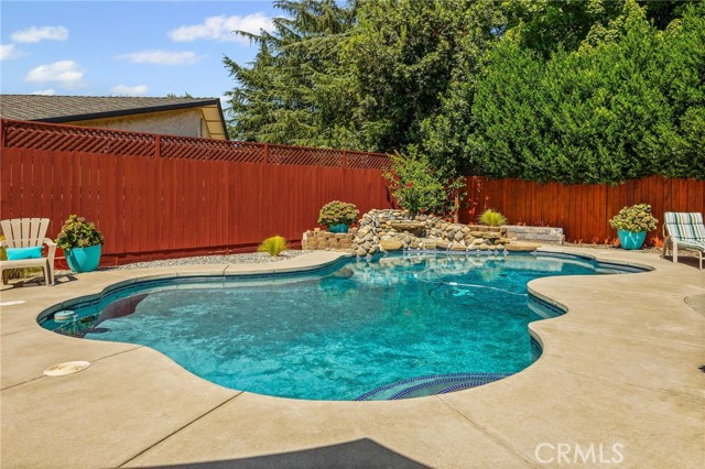 Detail Gallery Image 29 of 53 For 204 Crater Lake Dr, Chico,  CA 95973 - 4 Beds | 3 Baths