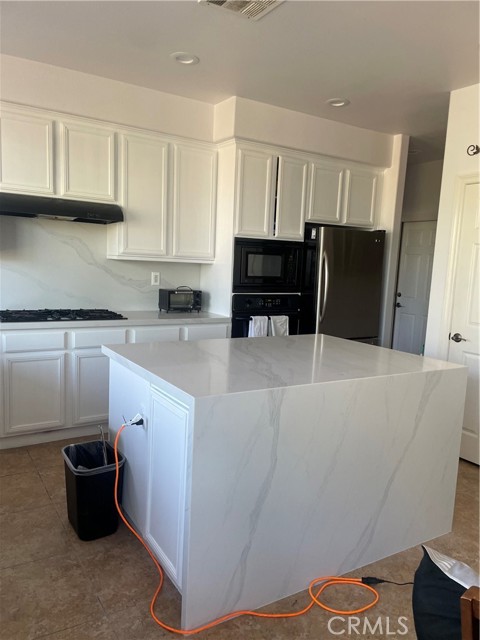 Detail Gallery Image 18 of 20 For 28195 Juniper Tree Ln, Menifee,  CA 92585 - 6 Beds | 3/1 Baths