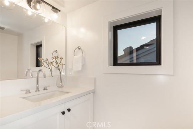 Detail Gallery Image 26 of 38 For 512 Marguerite Ave, Corona Del Mar,  CA 92625 - 3 Beds | 3/2 Baths