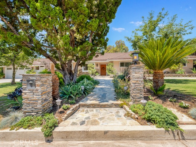 10335 Sylvia Avenue, Porter Ranch CA: https://media.crmls.org/medias/4e654cf7-45ac-4ae4-9031-6a5d5c3b8b2a.jpg