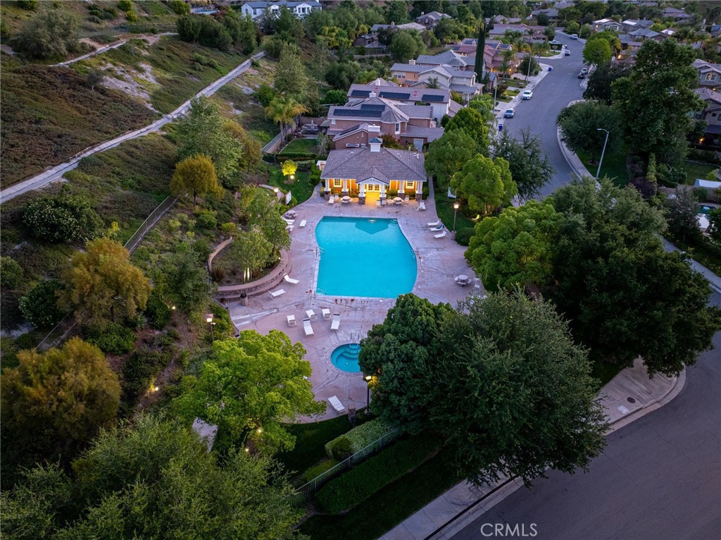 https://media.crmls.org/medias/4e656099-93b7-4713-84a0-09403c0aeb99.jpg?preset=X-Large