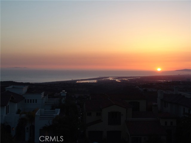 39 Sarteano Dr., Newport Coast CA: https://media.crmls.org/medias/4e65dc2a-7550-41d5-b220-ffd88ab3fc53.jpg