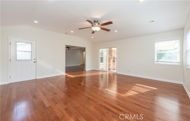 Detail Gallery Image 3 of 22 For 1207 Sycamore, Fullerton,  CA 92831 - 3 Beds | 2 Baths