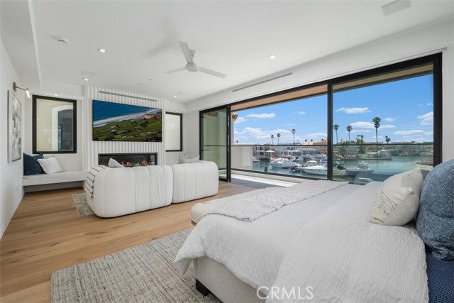 20 Balboa Coves, Newport Beach CA: https://media.crmls.org/medias/4e67e020-12f4-4ae8-8572-6586d8da455e.jpg