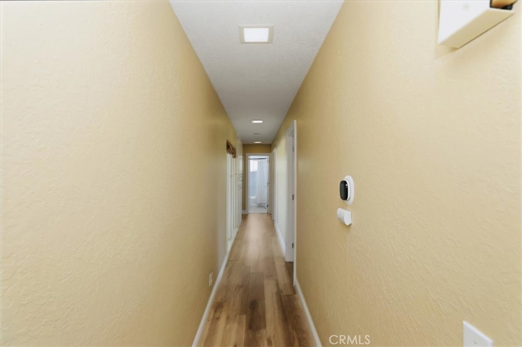 https://media.crmls.org/medias/4e69c9f8-da31-4756-824f-70069f2c4079.jpg?preset=X-Large