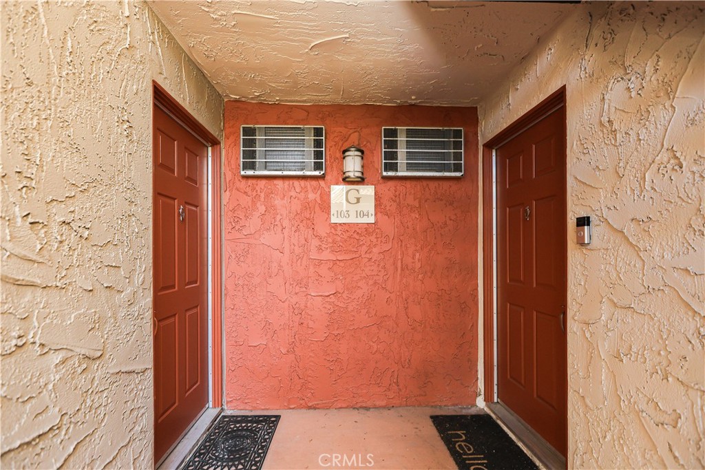 https://media.crmls.org/medias/4e6a03d7-bc28-460b-84ac-d66e563b0a9c.jpg?preset=X-Large