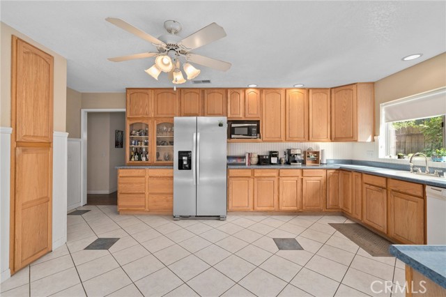 Detail Gallery Image 9 of 31 For 35167 San Carlos St, Yucaipa,  CA 92399 - 3 Beds | 2 Baths