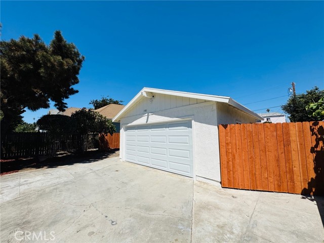 Detail Gallery Image 4 of 14 For 1781 W 24th St, Los Angeles,  CA 90018 - 4 Beds | 2 Baths
