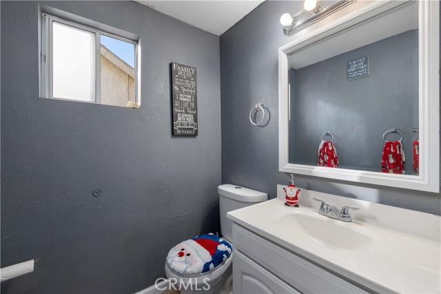 44627 11th E, Lancaster CA: https://media.crmls.org/medias/4e6b40fd-08e8-45c0-b53d-f0ae3153a4a3.jpg