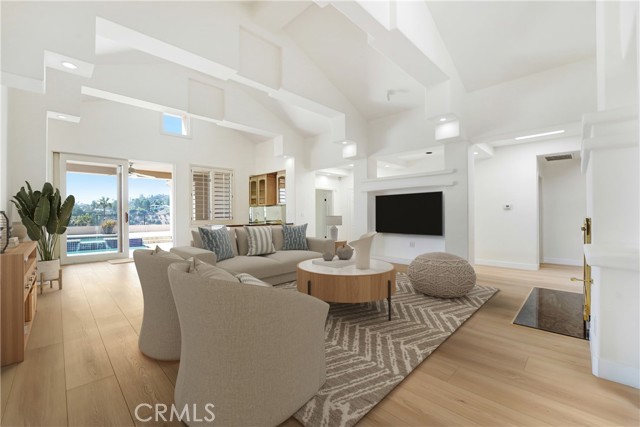 4570 Park Marbella, Calabasas CA: https://media.crmls.org/medias/4e6c46b2-d6af-4489-a689-993231ad2084.jpg