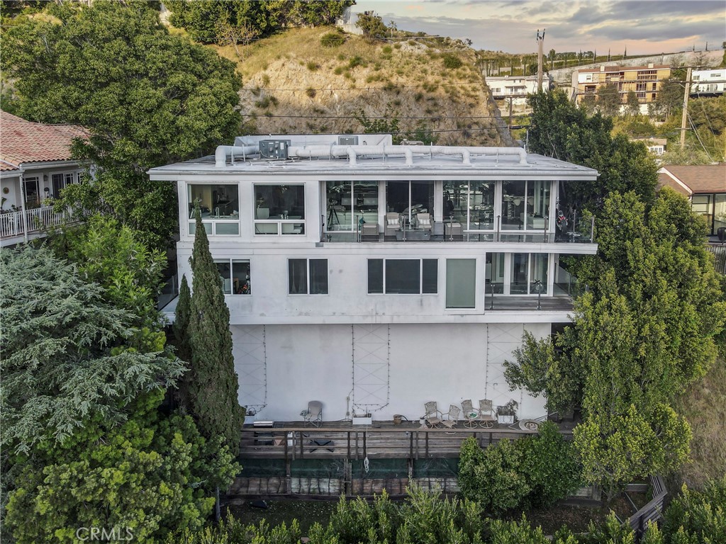 https://media.crmls.org/medias/4e6c87e2-b284-4ec1-853b-3e0ae95fdefe.jpg?preset=X-Large