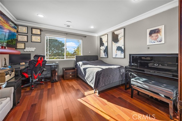 Detail Gallery Image 28 of 63 For 10610 Oak Tree Way, Sunland,  CA 91040 - 5 Beds | 4 Baths