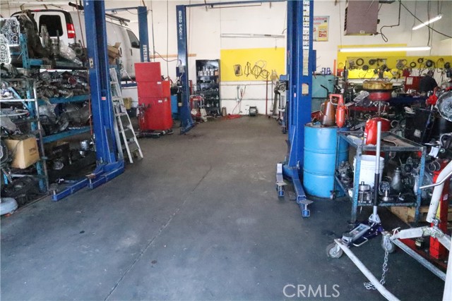 38950 30th E Street, Palmdale CA: https://media.crmls.org/medias/4e6d6d2d-a59b-4601-90d1-33fb5ed83ea0.jpg