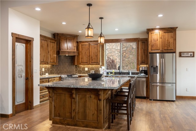 Detail Gallery Image 9 of 38 For 1618 Tuolumne Rd, Big Bear City,  CA 92314 - 4 Beds | 3/1 Baths
