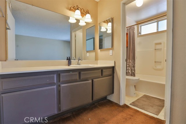 134 N Woodlake Street, Lake Elsinore CA: https://media.crmls.org/medias/4e6e1d17-b7f8-4187-83f9-b8f53c6f8565.jpg
