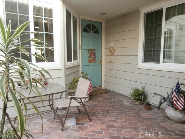 Detail Gallery Image 2 of 22 For 19351 Seahorse Ln #103,  Huntington Beach,  CA 92648 - 2 Beds | 2 Baths