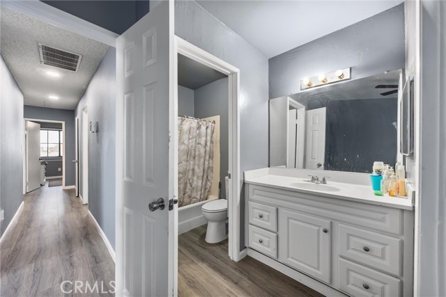 Detail Gallery Image 13 of 20 For 5517 Monitor St, Bakersfield,  CA 93307 - 4 Beds | 2/1 Baths