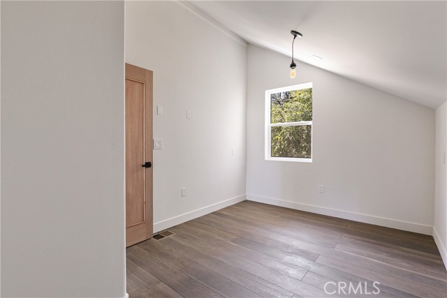 1670 Grass Valley Road, Lake Arrowhead CA: https://media.crmls.org/medias/4e6ff86b-c6bb-4820-803b-c3fb98cd0d97.jpg