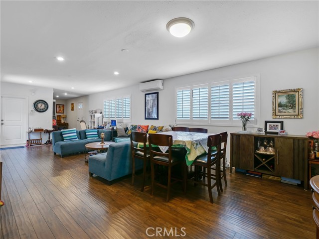 401 E Cherry Avenue, Monrovia CA: https://media.crmls.org/medias/4e708ba8-bc7e-4b83-9663-e1615c5943d6.jpg