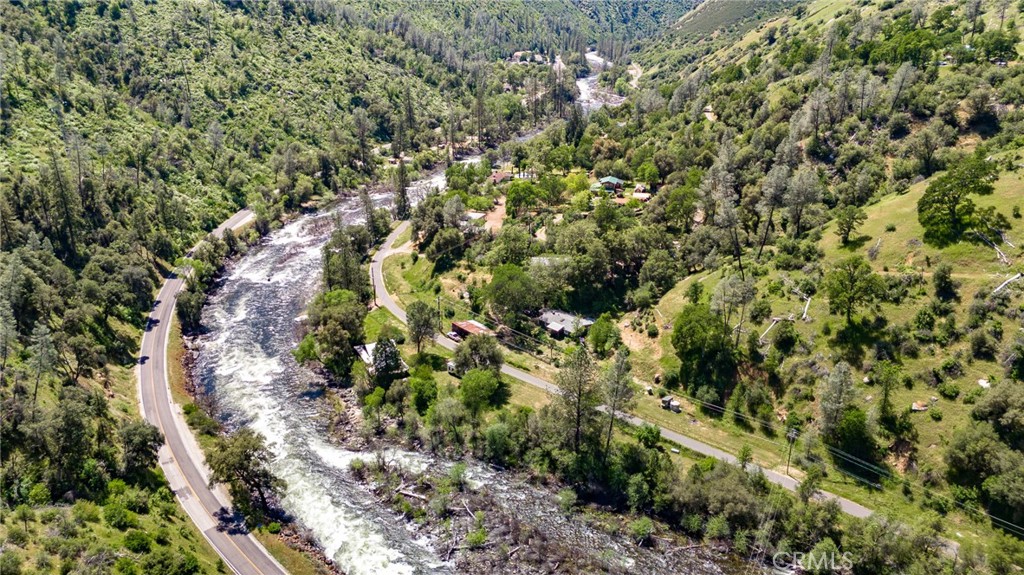 https://media.crmls.org/medias/4e70992d-bfb7-4fc3-96f0-8373d7a77127.jpg?preset=X-Large