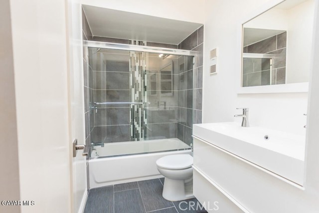 Detail Gallery Image 21 of 42 For 18452 Lemarsh St #48,  Northridge,  CA 91325 - 2 Beds | 3 Baths