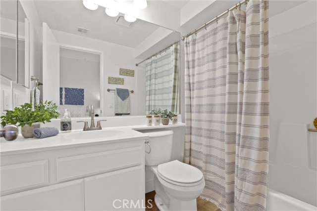 Detail Gallery Image 10 of 25 For 720 W 4th St #111,  Long Beach,  CA 90802 - 1 Beds | 1/1 Baths